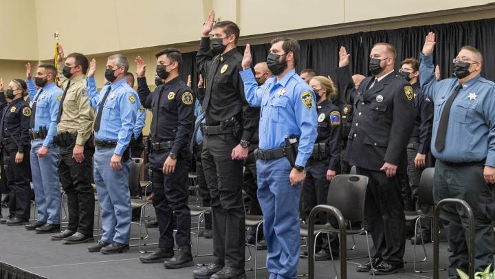 The 288th basic training class recites the oath of office.